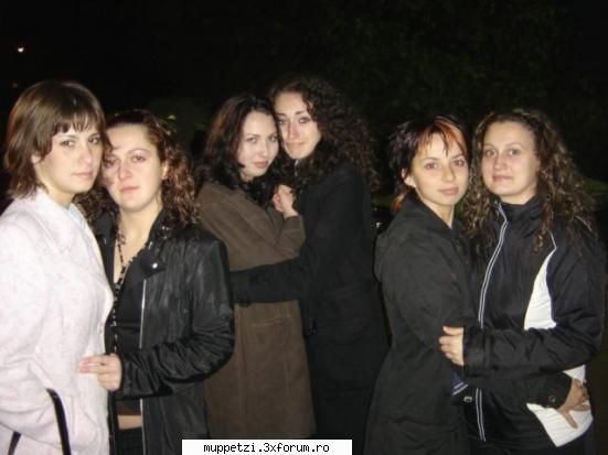 Clubu neconsolatelor:))) - aici e si poza cu neconsolatele,din care lipsesc - crazy muppetzi